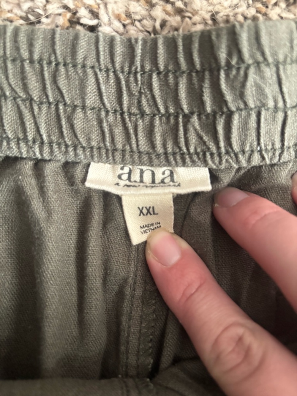 a.n.a Relaxed Drawstring Shorts in Olive - Picture 4 of 7